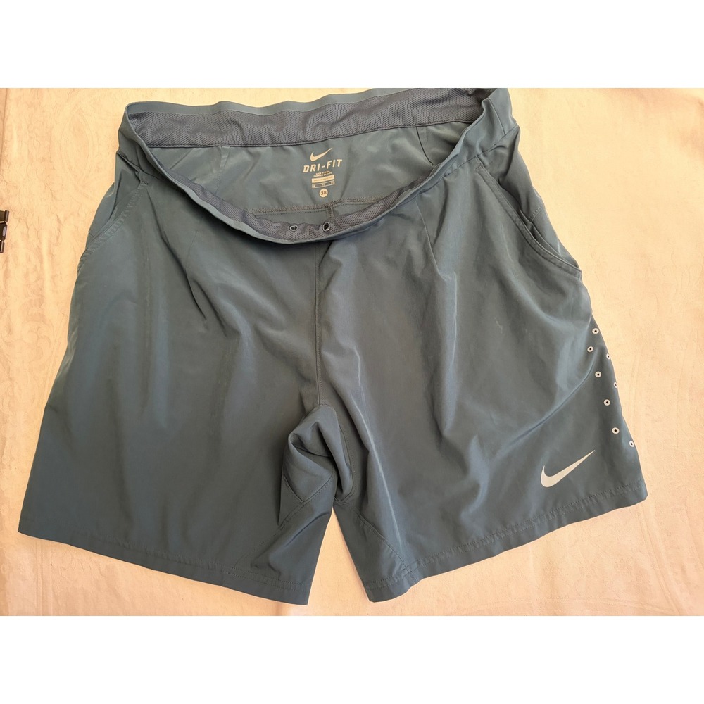 Nike Dri-FIT Mens Training Shorts Blue Teal Laser Cut Vent Athletic Size 38